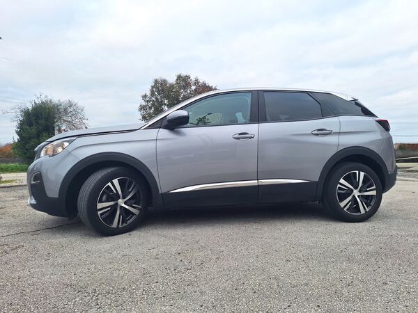 Peugeot 3008 1.5 BlueHDi Allure. Carros