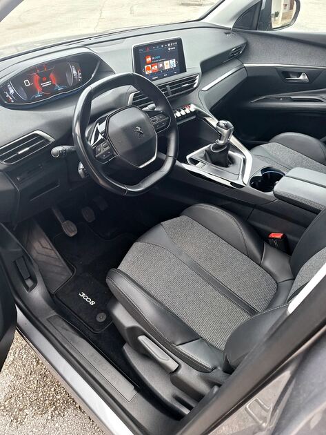 Peugeot 3008 1.5 BlueHDi Allure. Carros