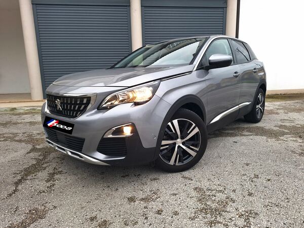 Peugeot 3008 1.5 BlueHDi Allure. Carros