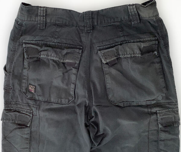 Calças de Adulto Preto Acinzentado, como Novas . Calças para Homem
