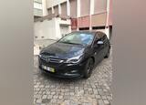 Opel Astra 1.2 da série dos 120 anos da Opel. Carros. Benfica. 2019   51.264 km Manual Gasolina 105 cv 5 portas Preto Ar condicionado Vidros eléctricos Engate do reboque Sistema de navegação Volante multi-funções