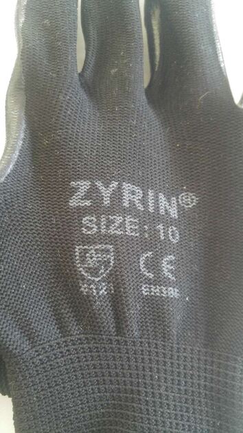 Luvas de Protecção / Trabalho. Equipamento de protecção pessoal