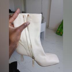 Botas Zara novas . Botas e botins. Amadora. Zara 35 Baixo Branco  Novo / Como novo Cano curto