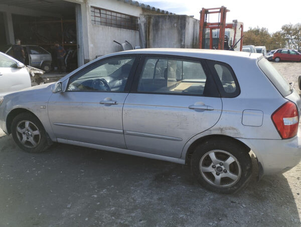 Para peças Kia Cerato 1.5CDRI ano 2006. Carros para Peças