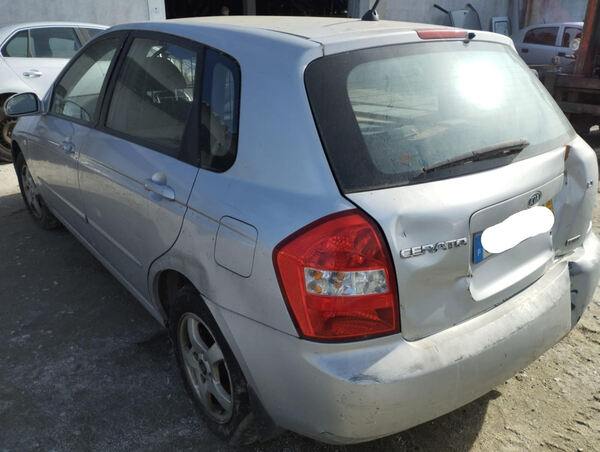 Para peças Kia Cerato 1.5CDRI ano 2006. Carros para Peças