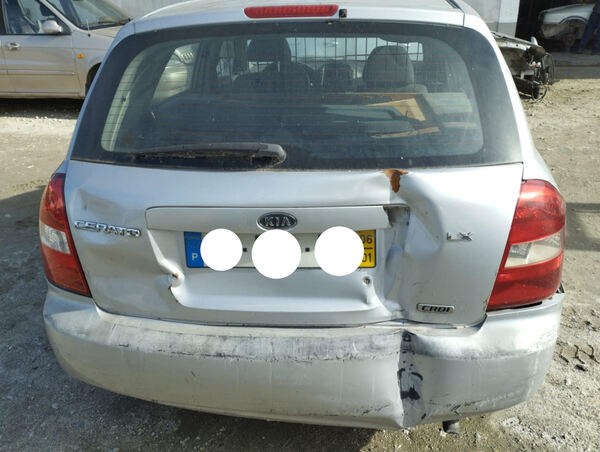 Para peças Kia Cerato 1.5CDRI ano 2006. Carros para Peças