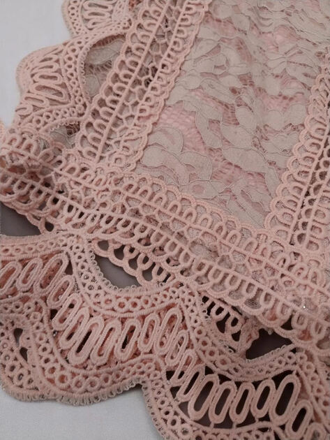 🌸 Top Curto Rosa Bebé em Renda – Sem Marca. Tops Femininos