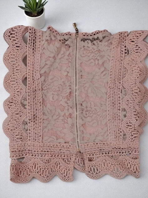 🌸 Top Curto Rosa Bebé em Renda – Sem Marca. Tops Femininos