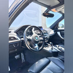 BMW serie1 118D. Carros. Vila Nova de Gaia.    Automático Diesel 5 portas Azul Aquecimento dos assentos Cruise control adaptativo Sistema de navegação Volante multi-funções