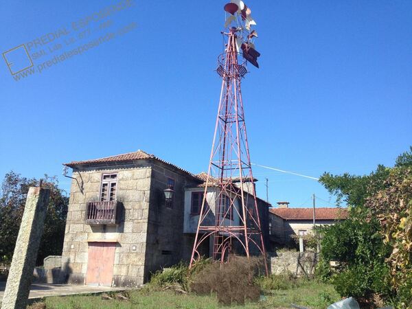 Quinta com casa antiga em Palmeira Faro / Esposend. Casa e apartamentos para vender