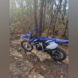 Yamaha WR450. Motos