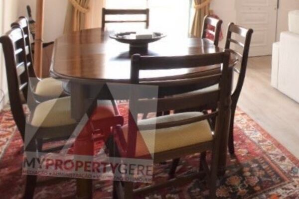 Venda conjunto de Movel e Mesa de sala 6 cadeiras . Conjunto de mesa e cadeiras