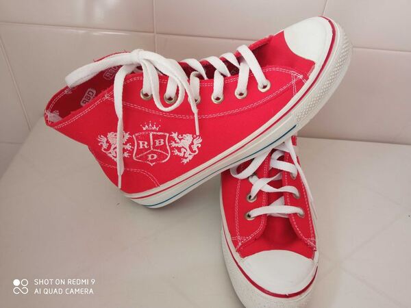 Sapatilha bota estilo All Star. Desportivos