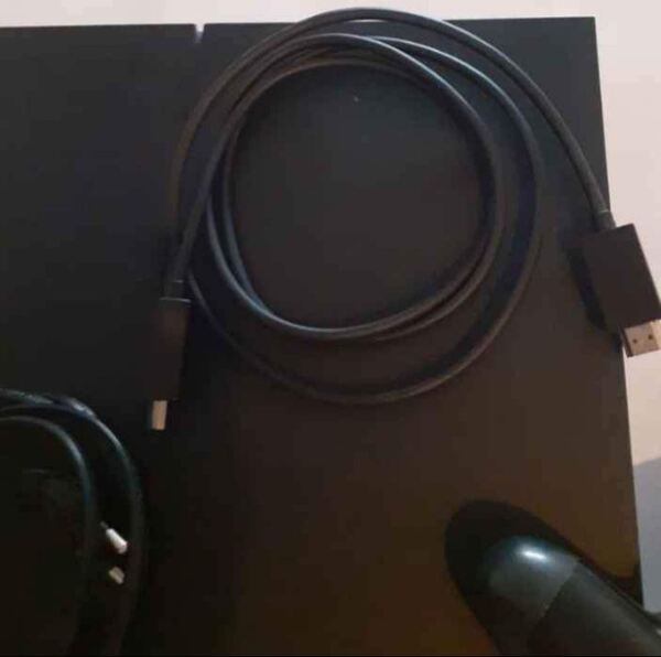 PS4 SONY COMPLETA COM CONTROLADOR. Consolas