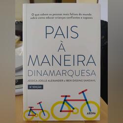 Livro “Pais à maneira dinamarquesa”. Livros