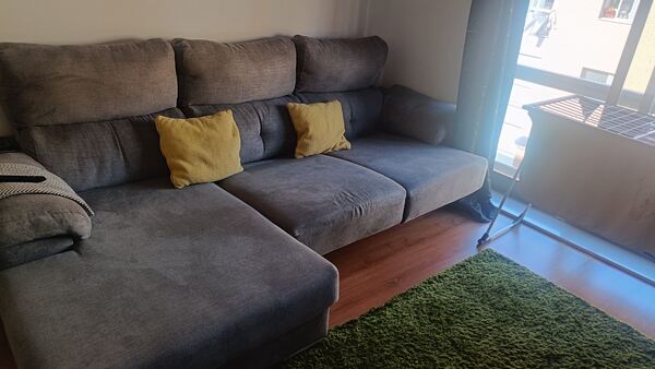 Sofá com chaise long. Sofás e Poltronas