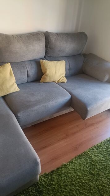 Sofá com chaise long. Sofás e Poltronas