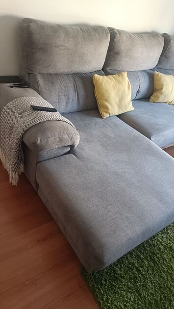 Sofá com chaise long. Sofás e Poltronas