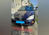 Ford Focus Azul Mk1 5 portas 1998. Carros