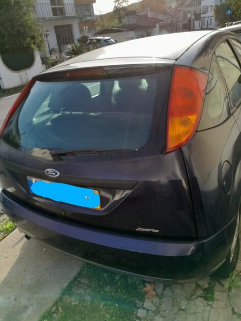 Ford Focus Azul Mk1 5 portas 1998. Carros