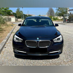 Vendo BMW 530 GT. Carros. 2010   194.000 km Automático Diesel 5 portas Azul ABS Ar condicionado Farol de Xénon Vidros elétricos Aquecimento dos assentos Cruise control adaptativo Sistema de navegação Volante multi-funções