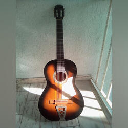 guitarra antiga para decoração. Guitarras e Violas. Coimbra