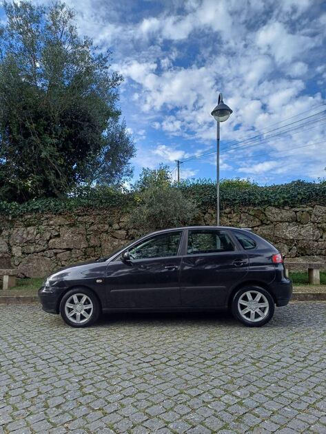 Seat Ibiza com peças novas para valorização na ven. Carros