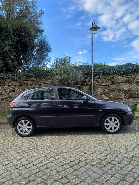 Seat Ibiza com peças novas para valorização na ven. Carros