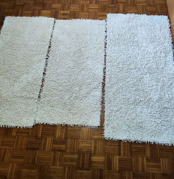 Conjunto de 3 tapetes felpudos branco cru da Mrdecor . Carpetes e Tapetes