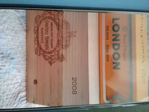 Alguns vinhos superiores,(Franceses).. Alimentos e bebidas