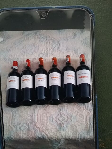 Alguns vinhos superiores,(Franceses).. Alimentos e bebidas