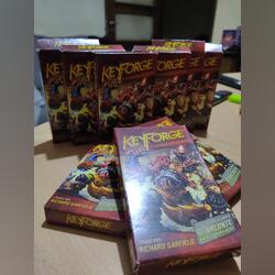 Jogo de cartas “Keyforge o chamado dos arcontes”. Cartas e Baralhos