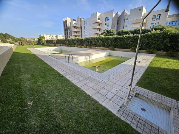 Duplex T3 1a linha mar com piscina. Casa e apartamentos para vender