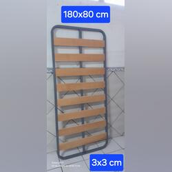 Estrados de solteiro. Camas