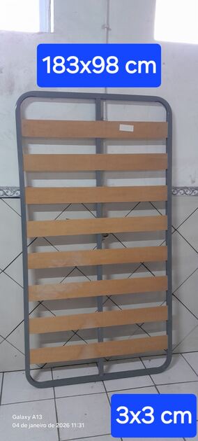 Estrados de solteiro. Camas