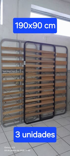 Estrados de solteiro. Camas