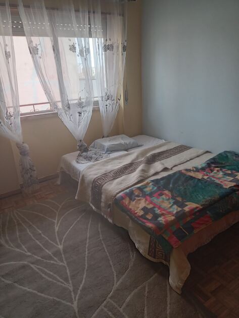 Quarto para alugar. Ofereço Quarto para Arrendar