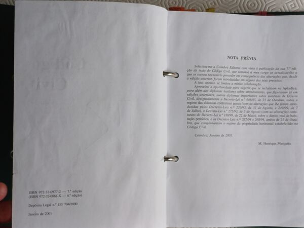 Código Civil, 2001 . Livros