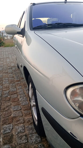 Renault Megane 2001 -159km. Carros