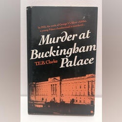 Livro - Murder at Buckingham Palace (ed ingl). Livros