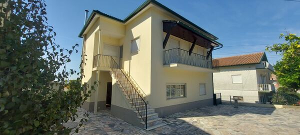 Moradia T5 pronta a habitar em S. Paio de Gramaços. Casa e apartamentos para vender
