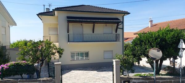 Moradia T5 pronta a habitar em S. Paio de Gramaços. Casa e apartamentos para vender