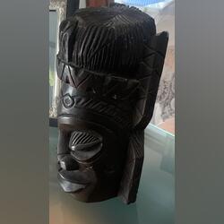 Vendo estatueta pesada , antiga, arte africana.. Estátuas e artigos religiosos