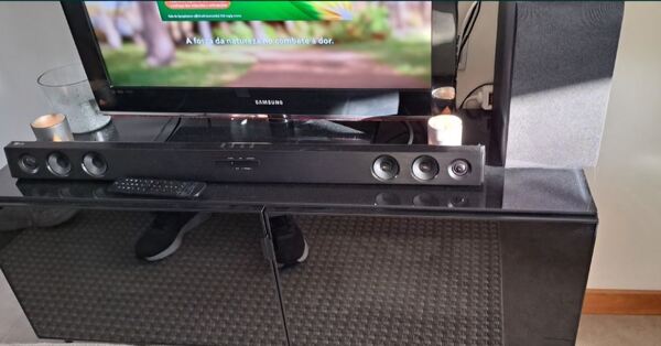 Móvel de TV com arrumação. Móveis para TV