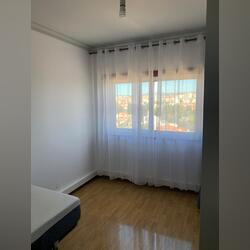 Quartos arrendamento mensal. Ofereço Quarto para Arrendar. Bragança.  2 quartos Cama de solteiro   2 banhos Longo (12+ meses) Último andar Mobiliado Quarto privado Elevador