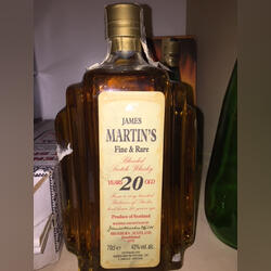 whiskyJames Martin's 20 anos. Alimentos e bebidas. Porto Cidade