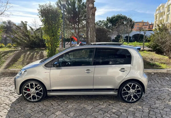 VW Up! 1.0 TSI GTI (38 000 km) 5500 EUR. Carros