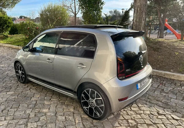 VW Up! 1.0 TSI GTI (38 000 km) 5500 EUR. Carros