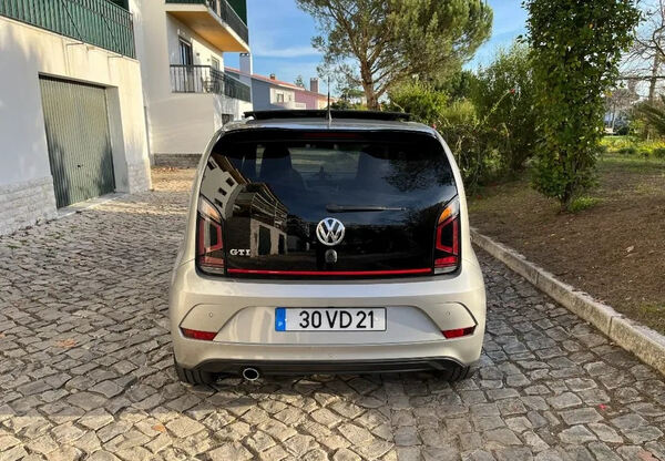 VW Up! 1.0 TSI GTI (38 000 km) 5500 EUR. Carros