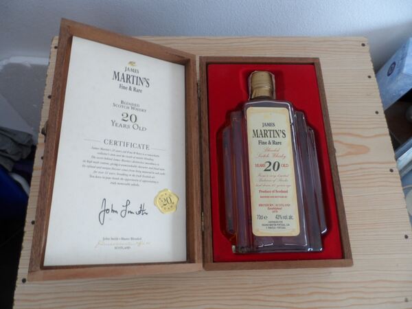 Whisky- James Martin's 20 Anos, Antigo ( Anos 70) . Alimentos e bebidas